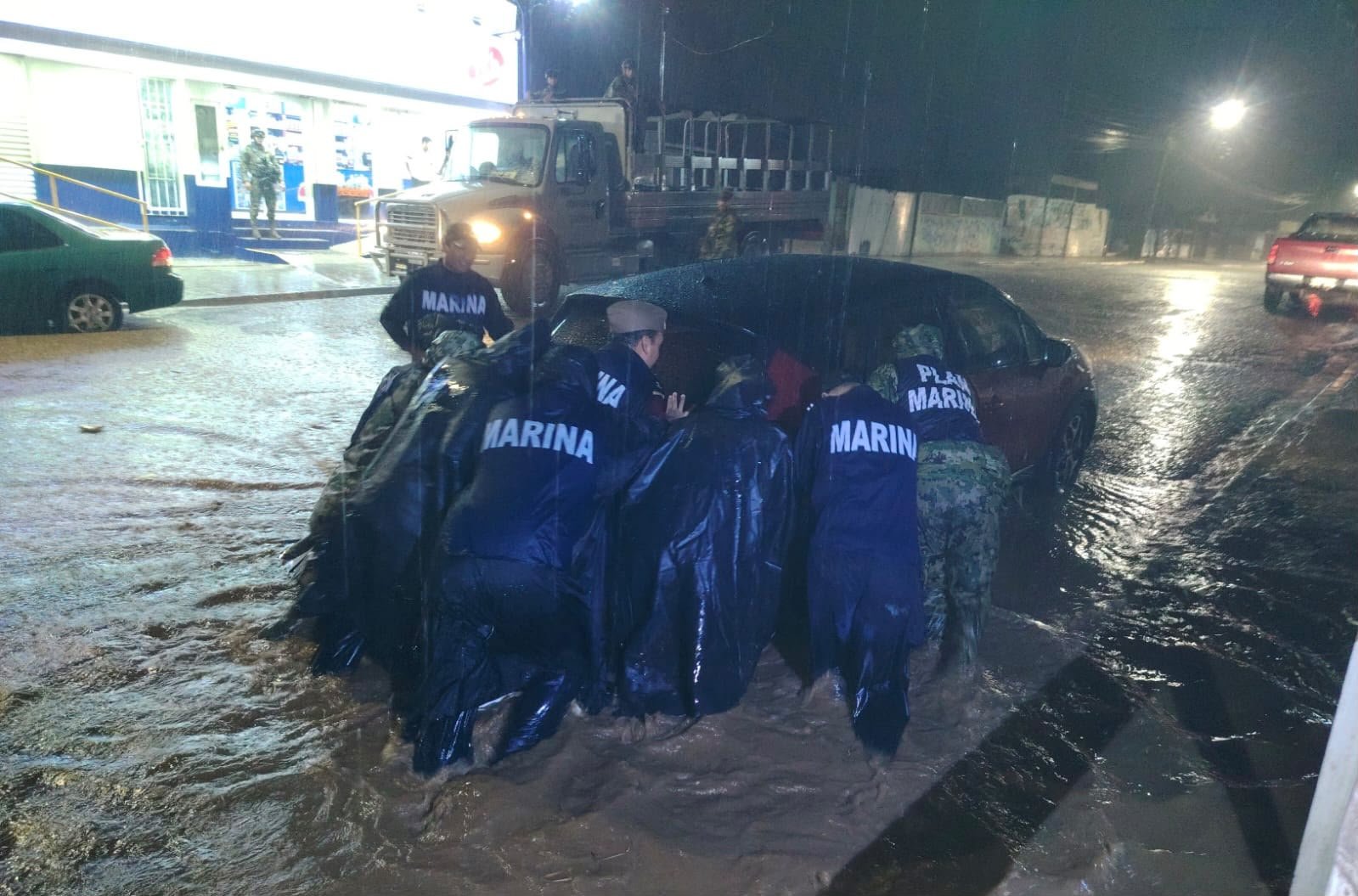 Despliega Marina auxilio por huracán Simón