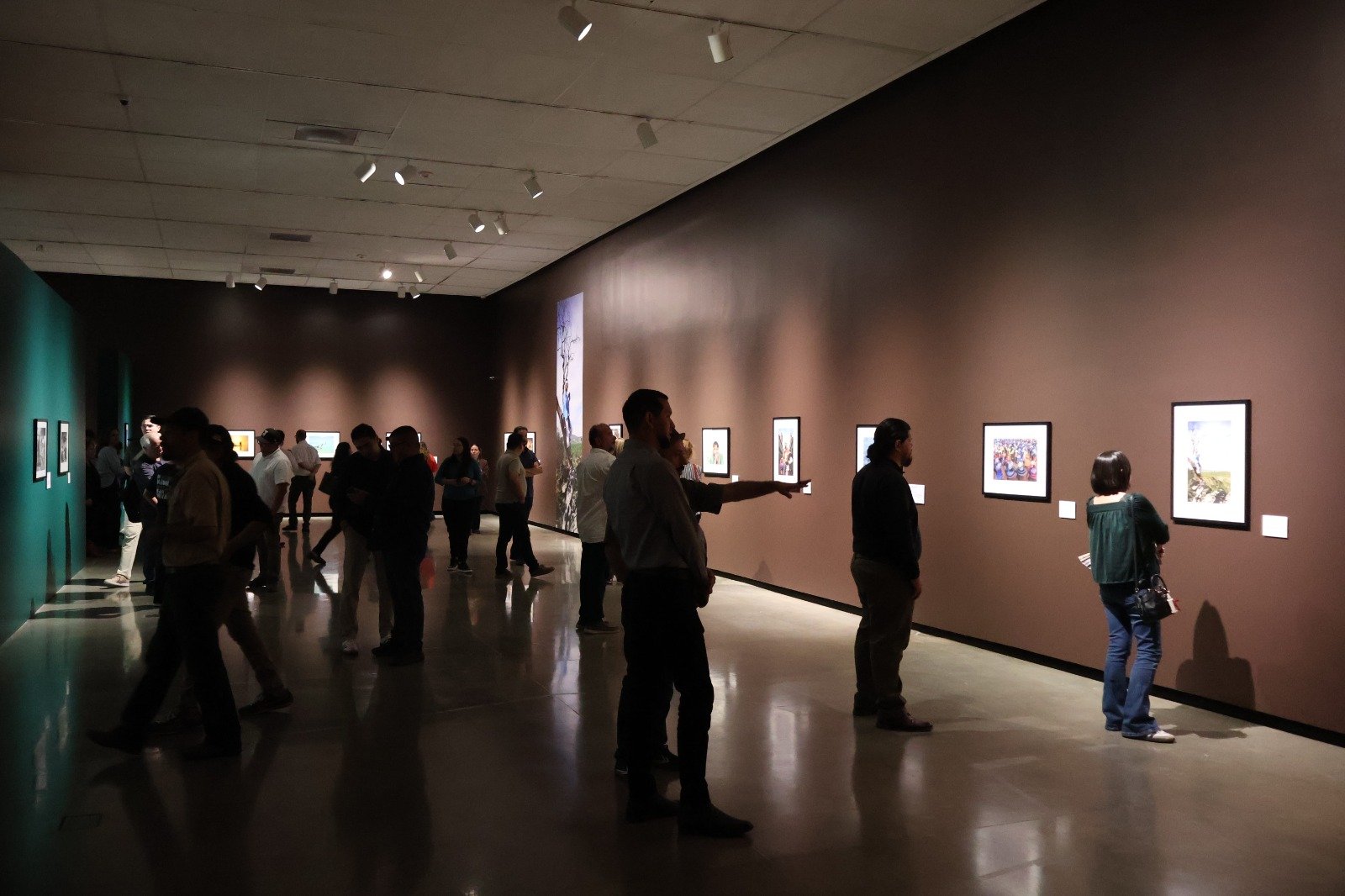 Inaugura Cecut muestra fotográfica de Banamex