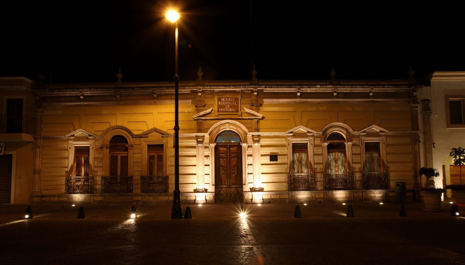 Presentan libro de Gleason sobre memoria mexicana