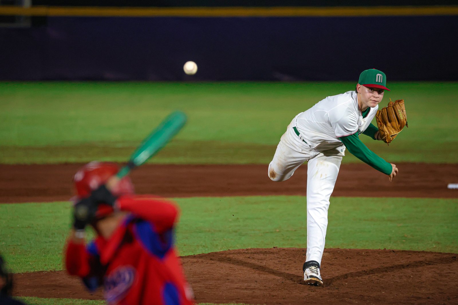 México remonta 5-4 a Cuba y avanza