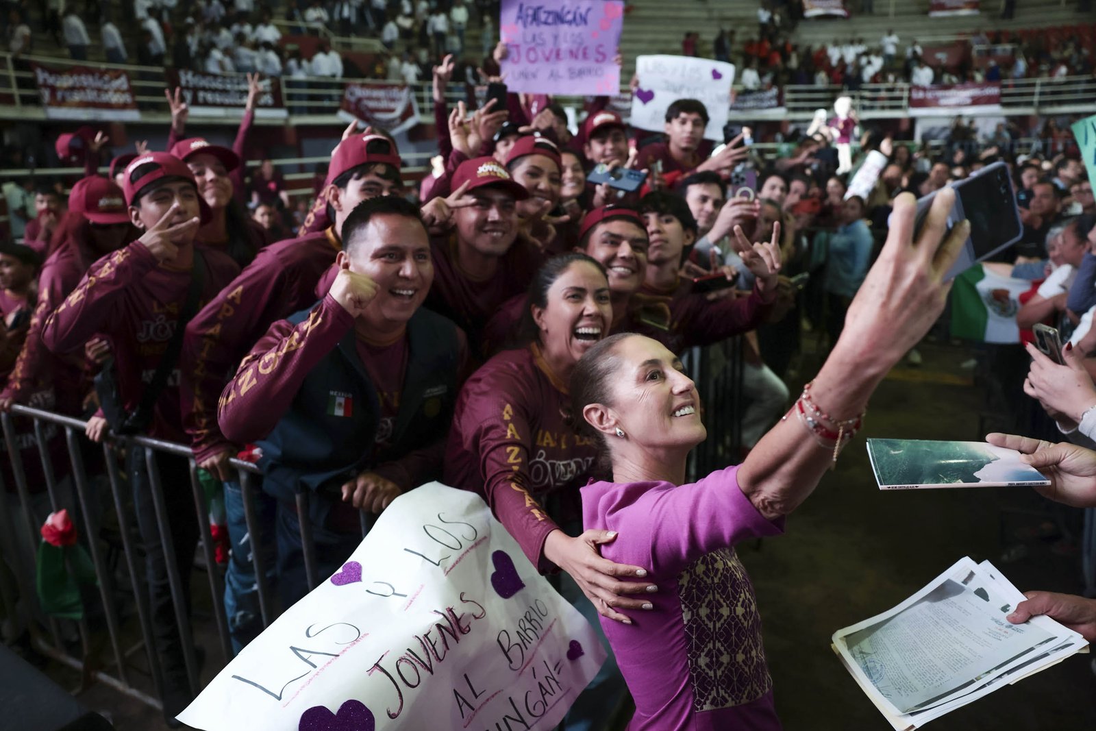 Sheinbaum informa 50 mil mdp para Michoacán