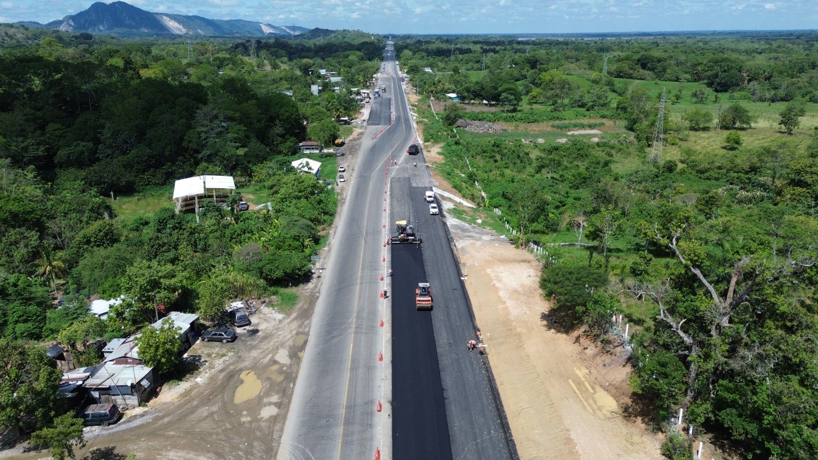 Avanza 64% modernización de carretera Macuspana-Escárcega