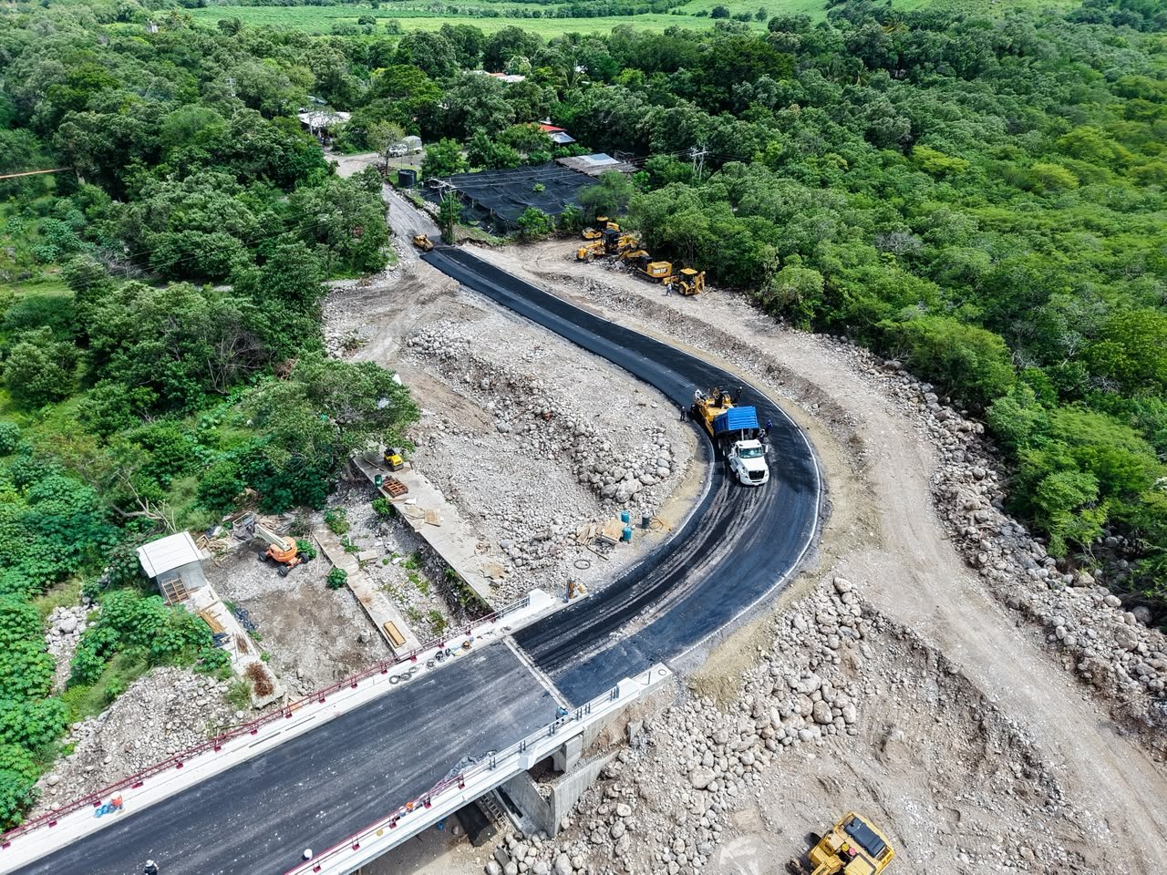 Puente Las Tunas avanza 92% en Colima (foto 2)