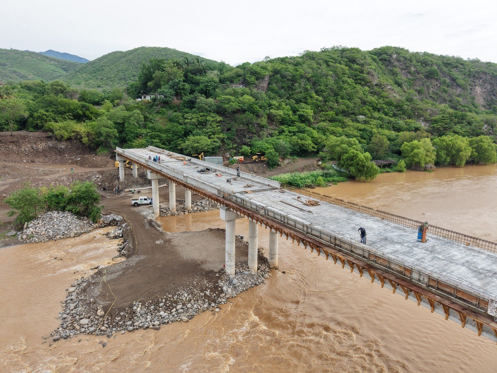 Puente Las Tunas avanza 92% en Colima (foto 3)