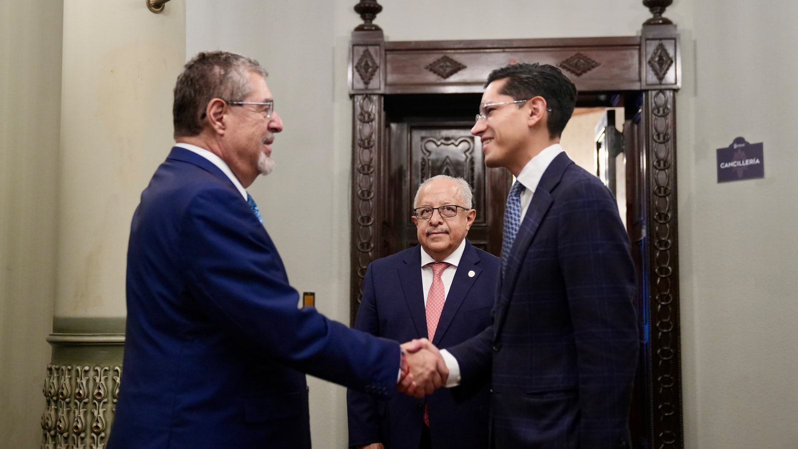México y Guatemala honran exiliados de 1954 (foto 2)
