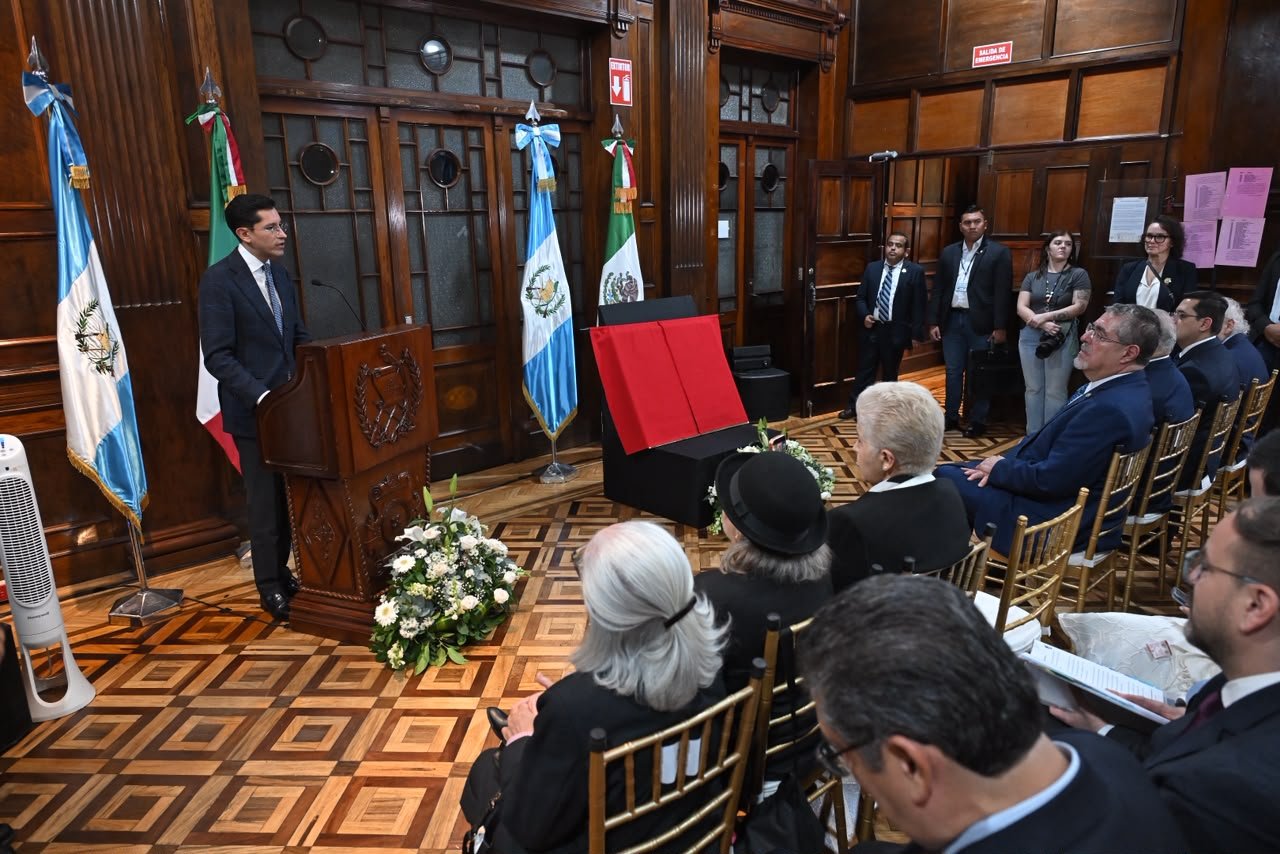 México y Guatemala honran exiliados de 1954 (foto 6)