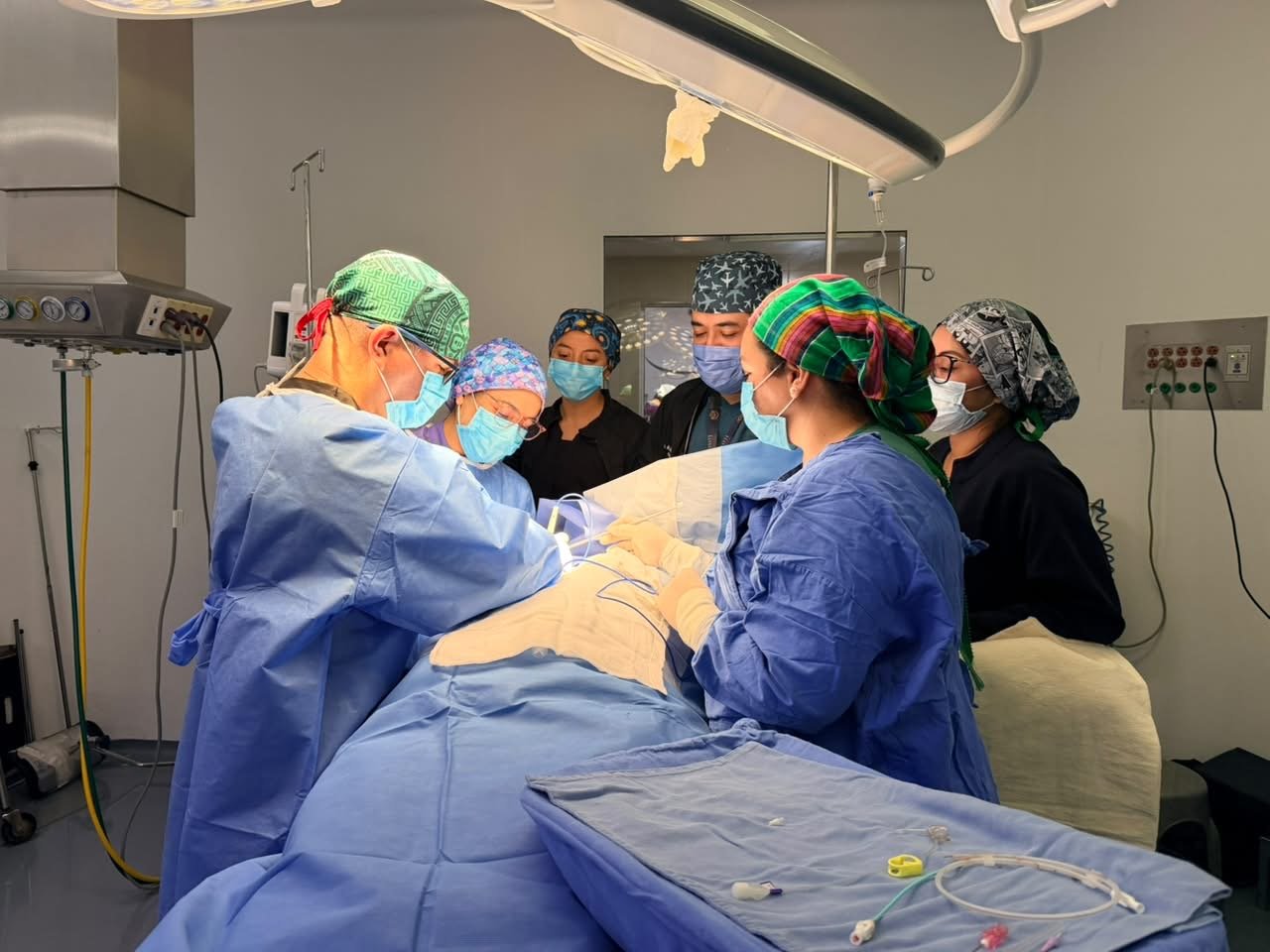 Inicia ISSSTE jornadas quirúrgicas de oncología (foto 2)