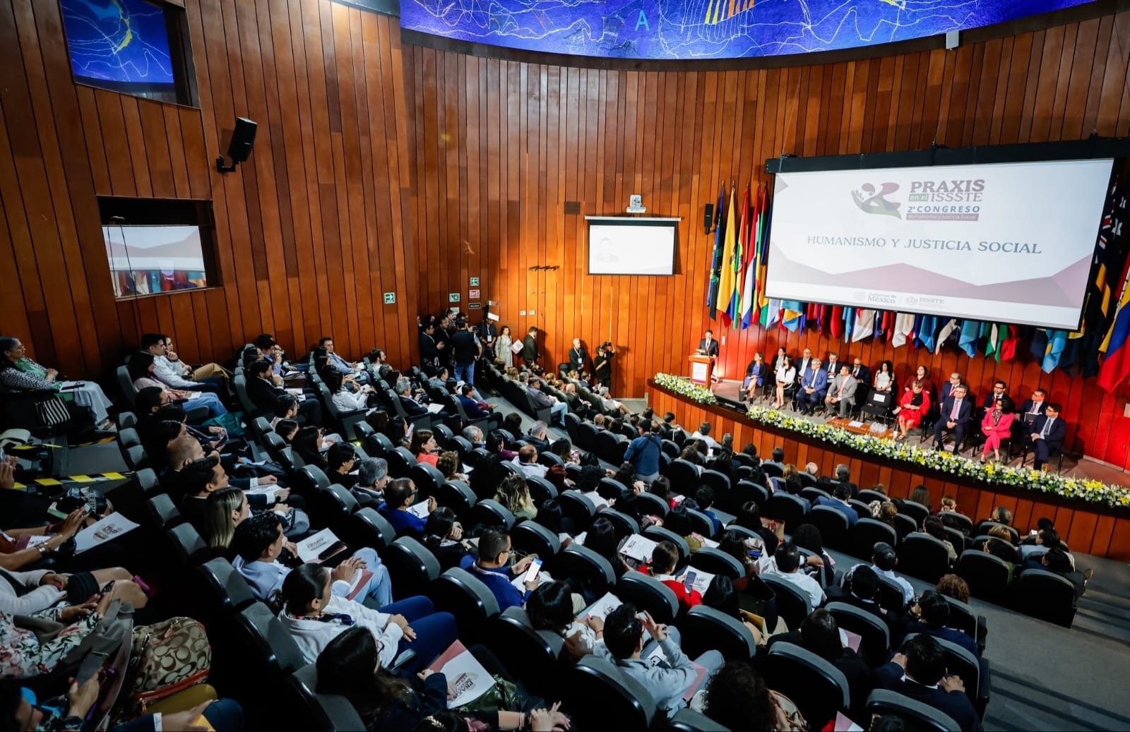 Desarrolla ISSSTE biosimilares contra el cáncer (foto 2)