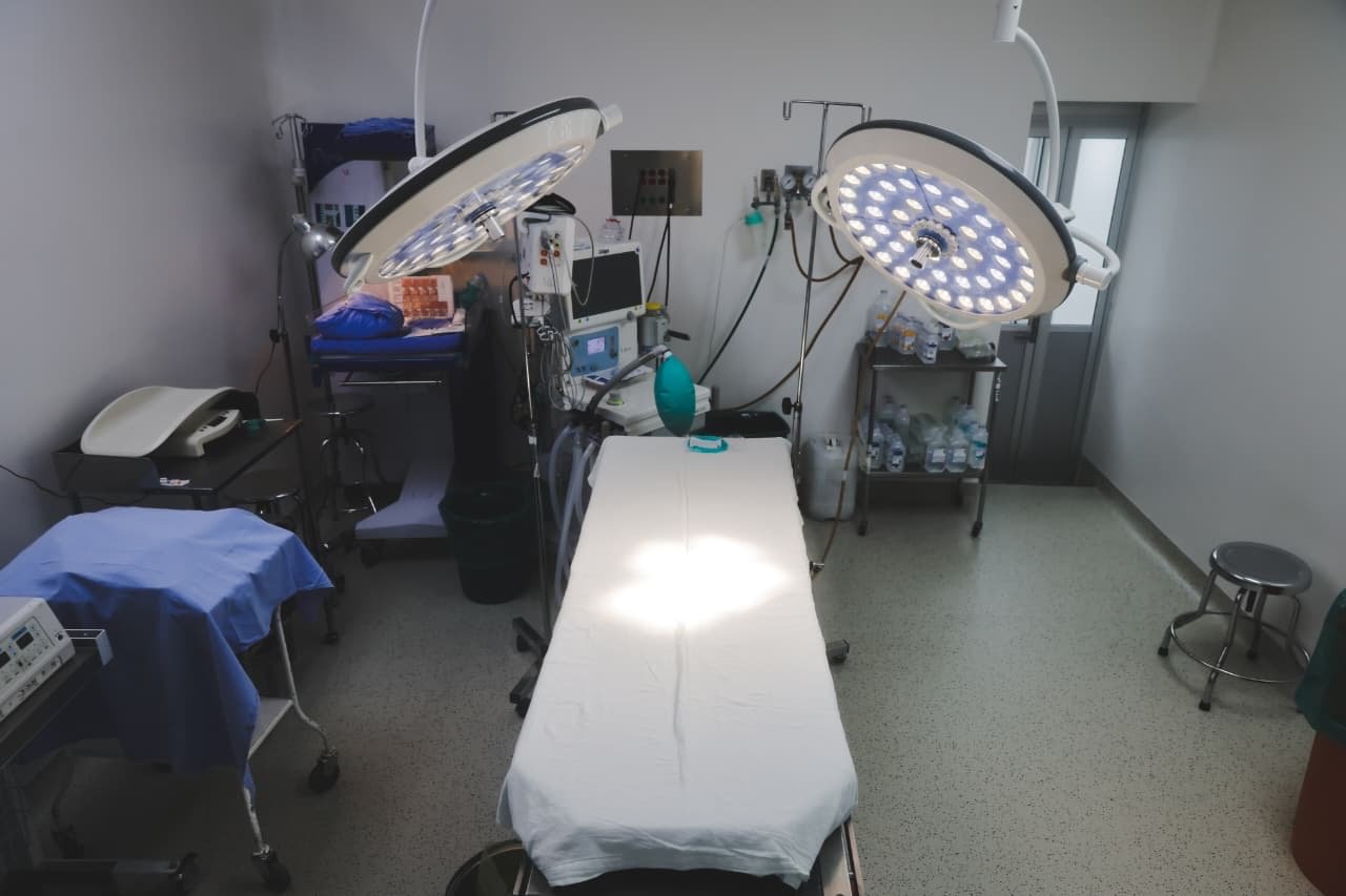 ISSSTE concluye remodelación de urgencias en Tacuba
