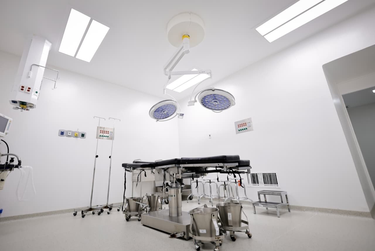 ISSSTE rehabilita quirófanos en CDMX