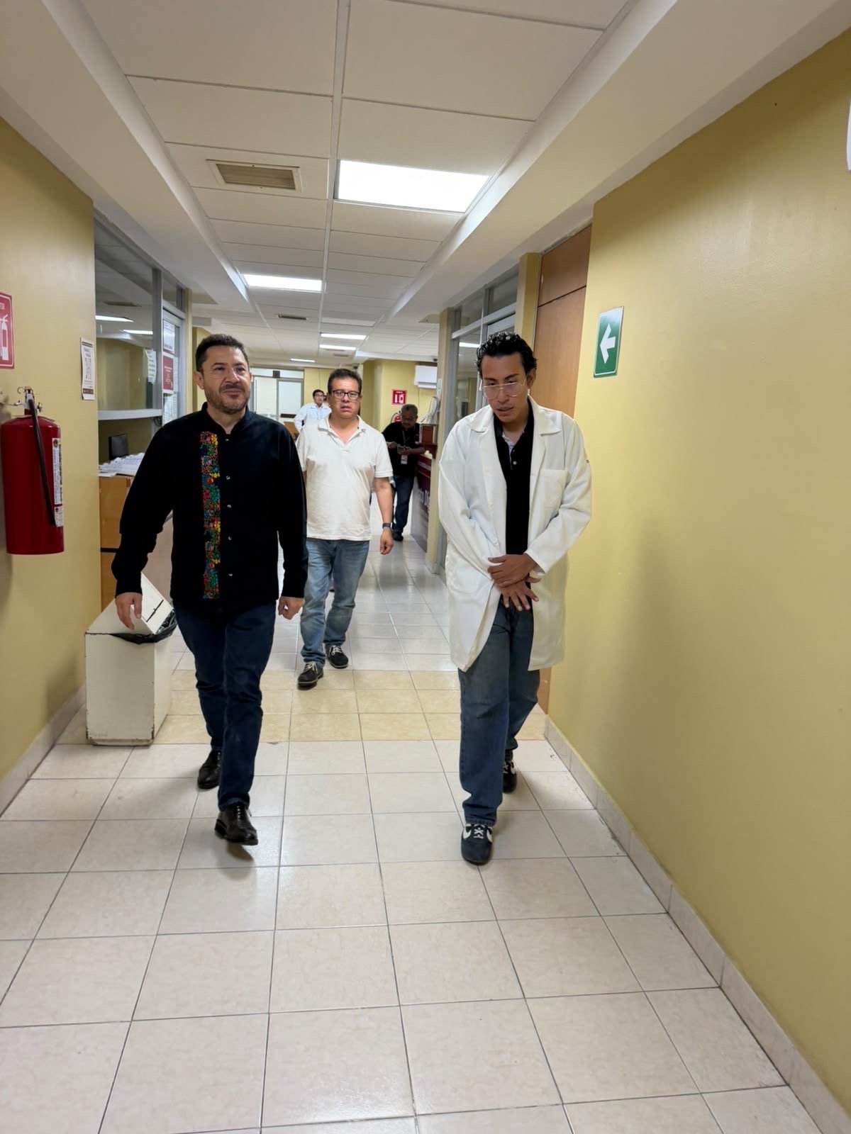Batres supervisa mejoras en UMF de Tabasco (foto 2)