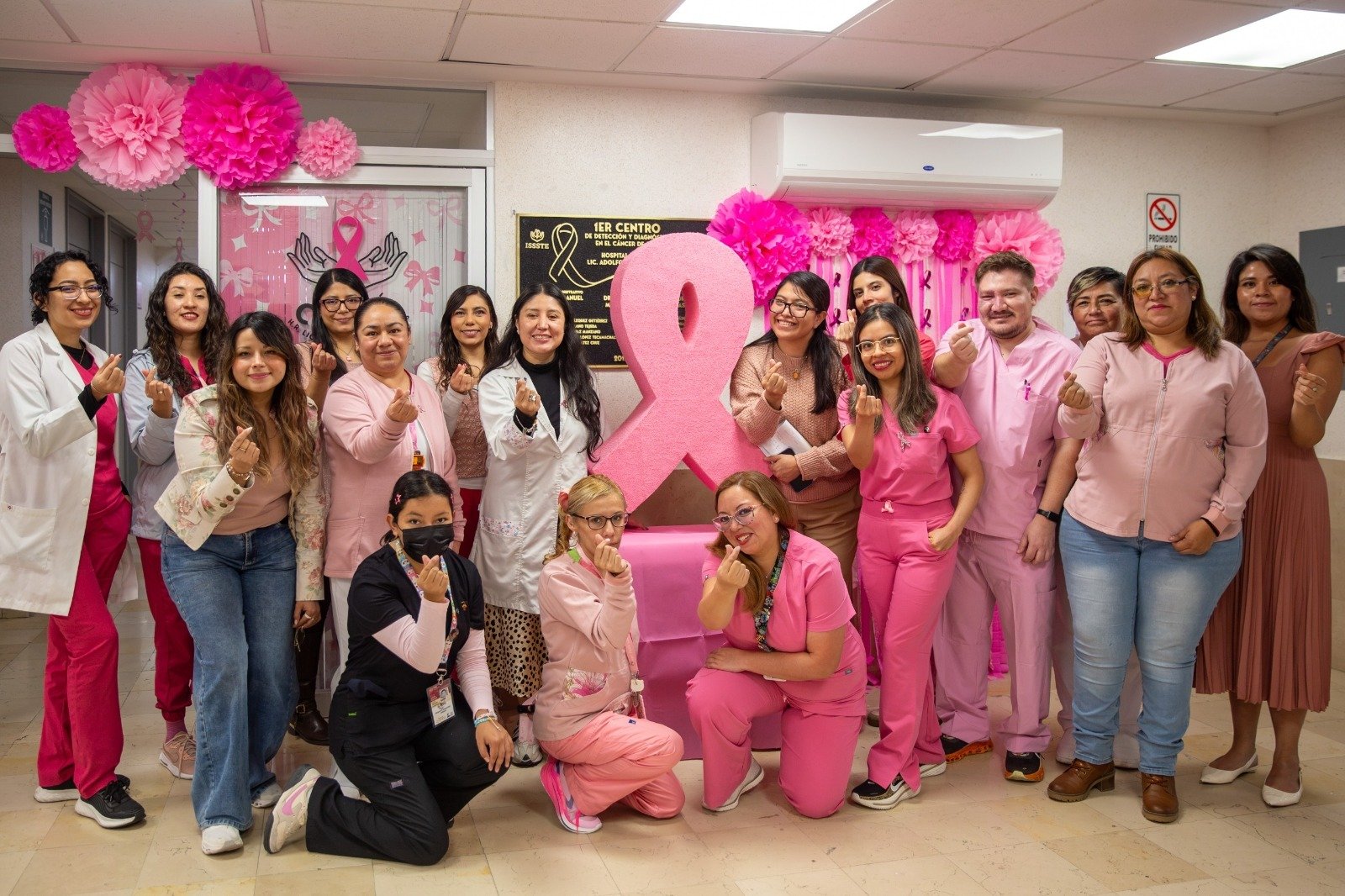 ISSSTE combate cáncer de mama con IA y robot