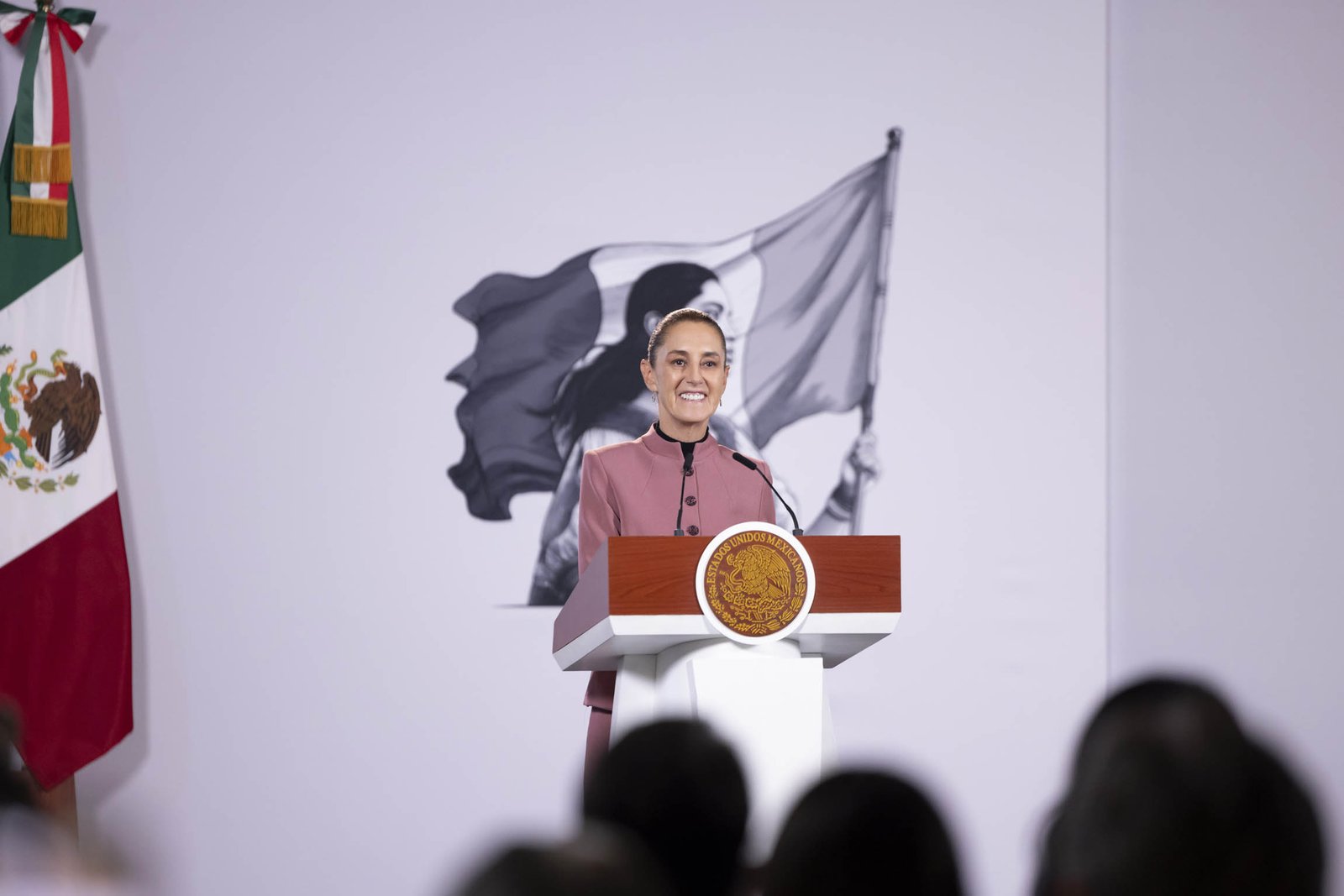 Sheinbaum proyecta 32 centros oncológicos en 2029