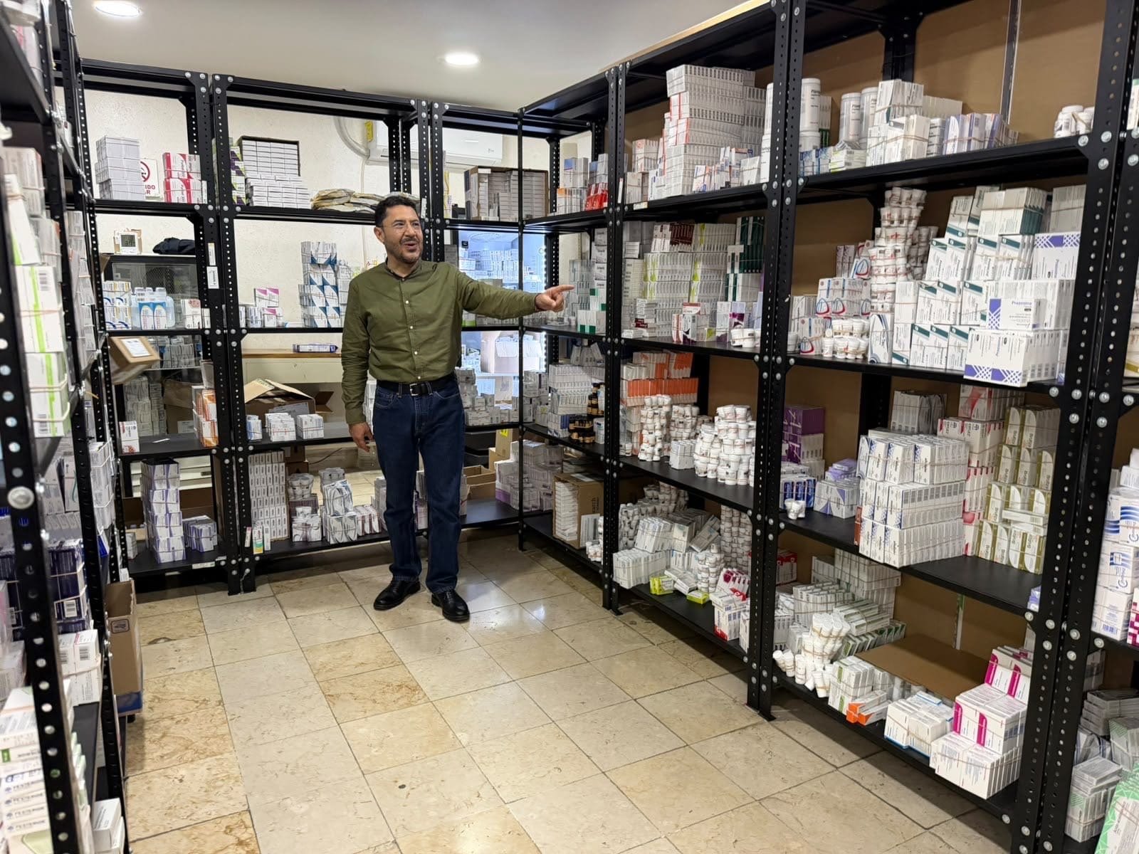 Batres instruye reforzar atención médica del ISSSTE (foto 4)