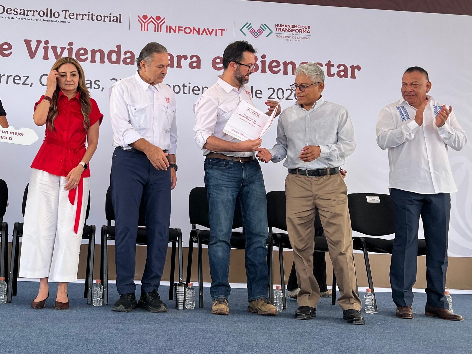 Entregan 208 Viviendas Bienestar en Chiapas