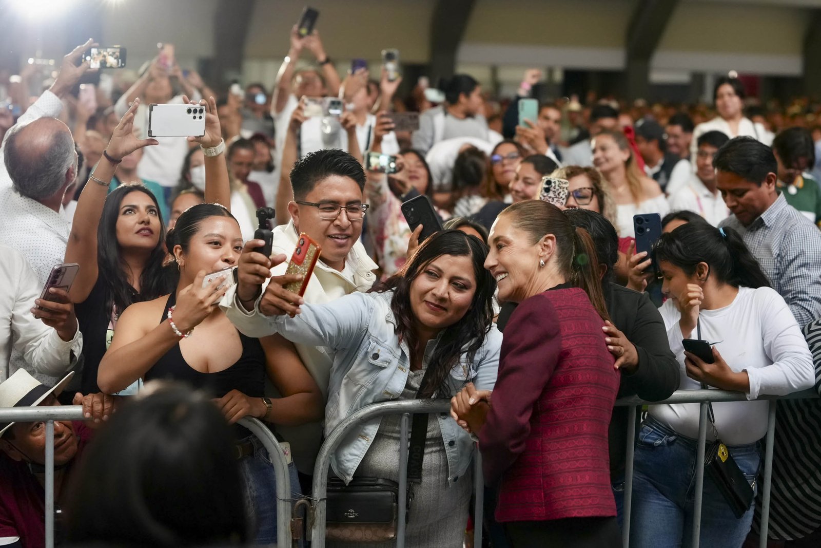 Bienestar alcanza a 2.1 millones en Puebla